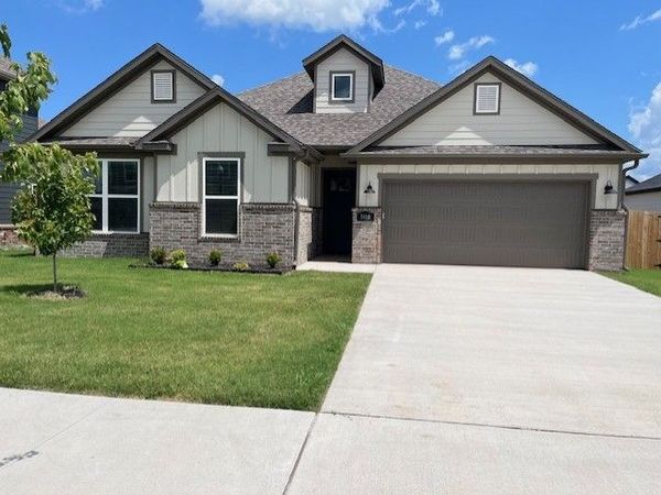 5910 SW Chiefs Avenue , Bentonville, AR 72713