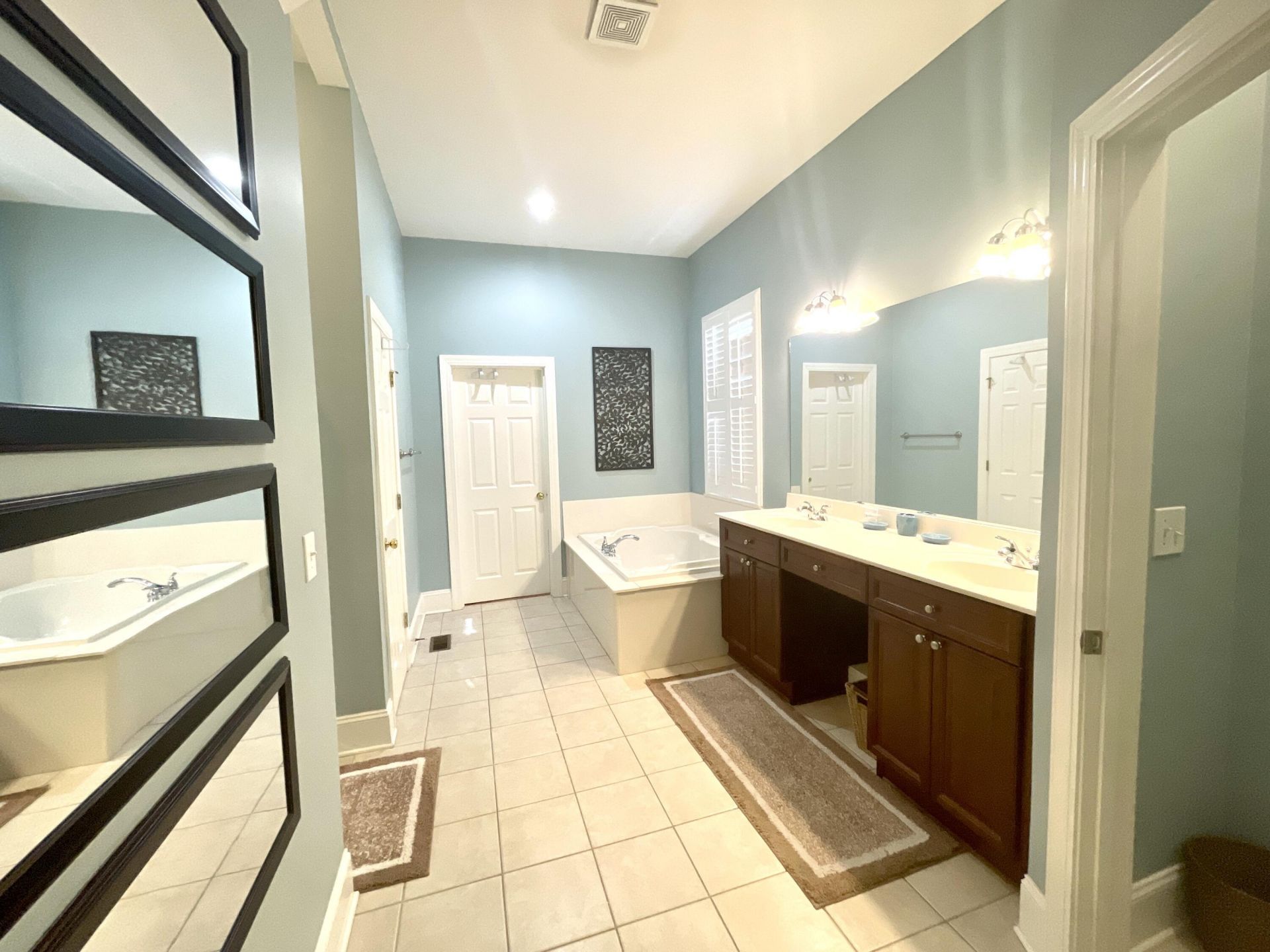 1046 Blakeway Street Photo 32