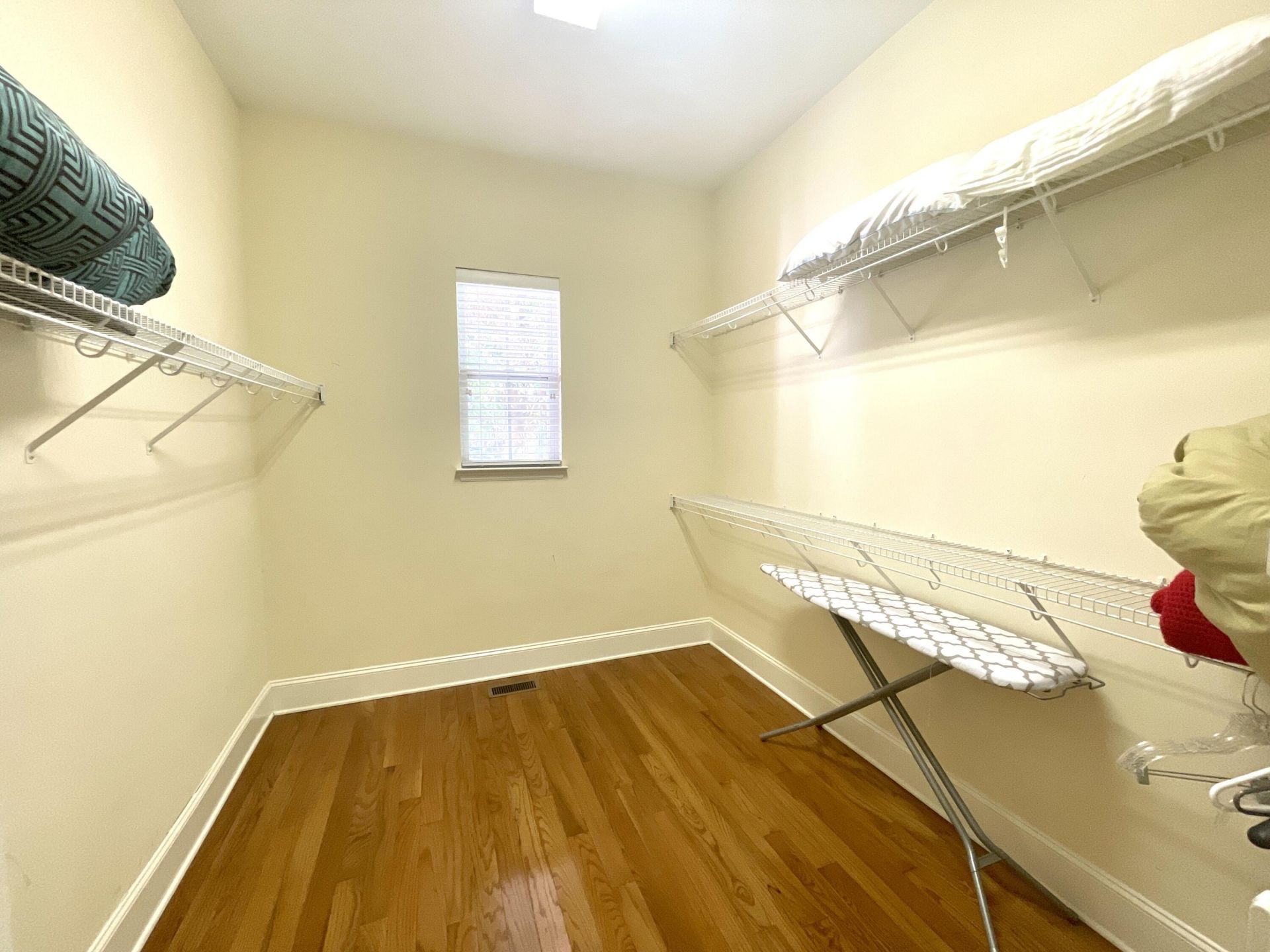 1046 Blakeway Street Photo 35