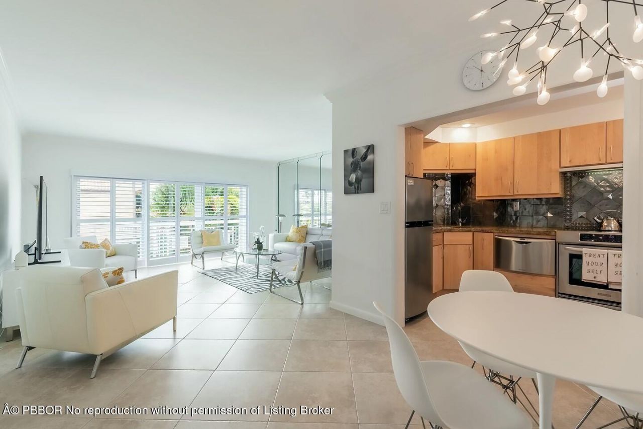 250 Bradley Place, Unit 301, Palm Beach, FL 33480 Photo