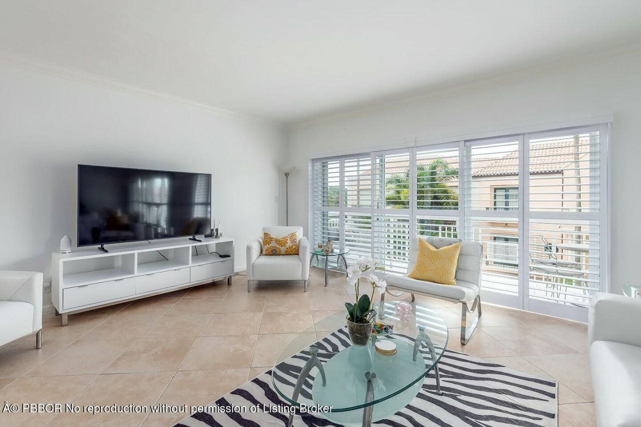250 Bradley Place, Unit 301, Palm Beach, FL 33480 Photo