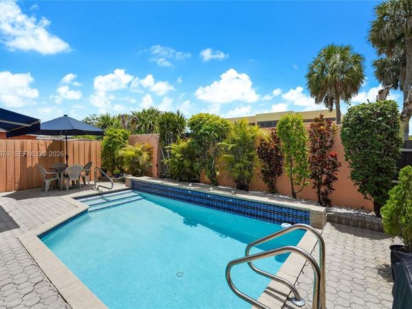 4001 W 10th Ct , Hialeah, FL 33012
