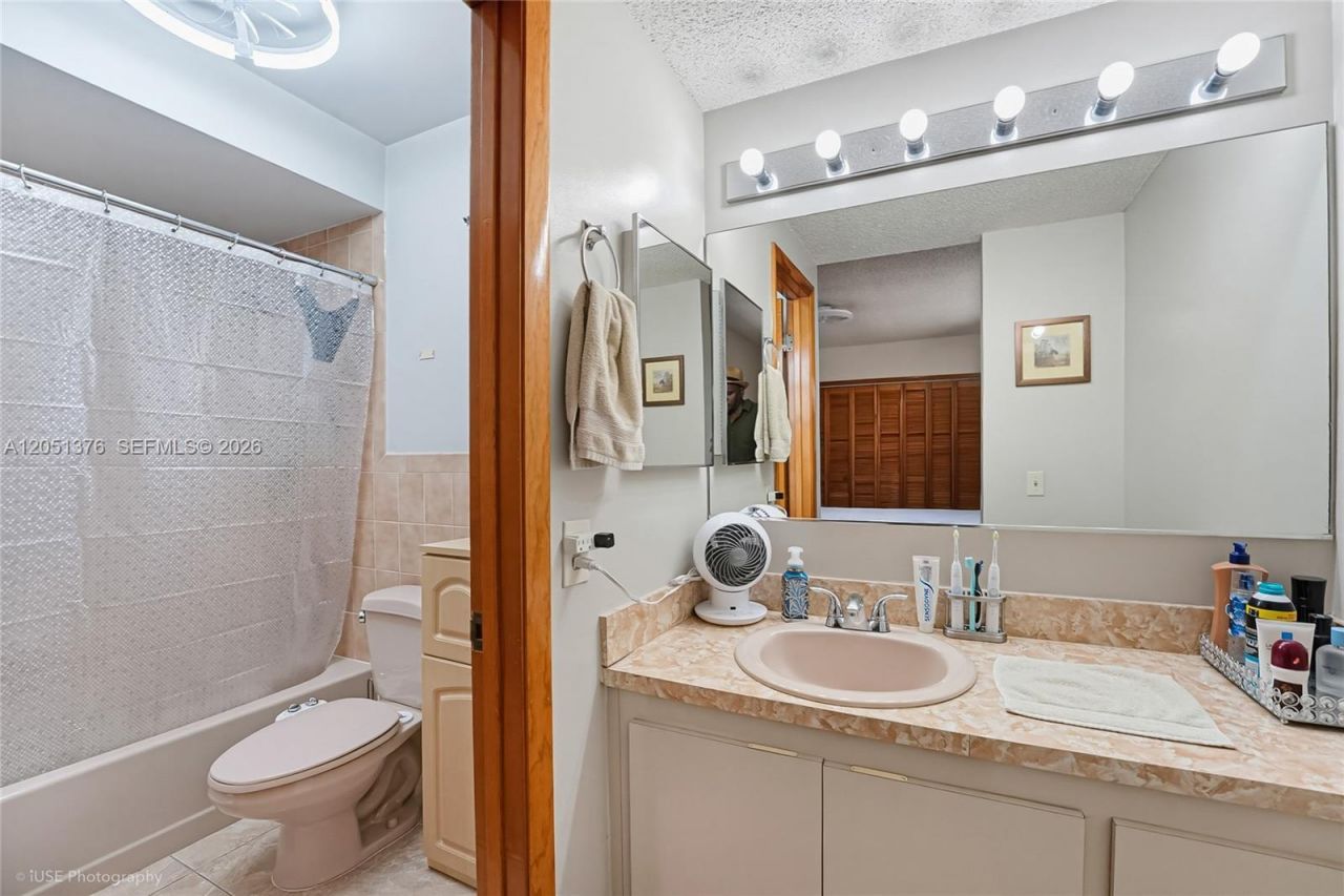 4001 W 10th Ct , Hialeah, FL 33012 Photo
