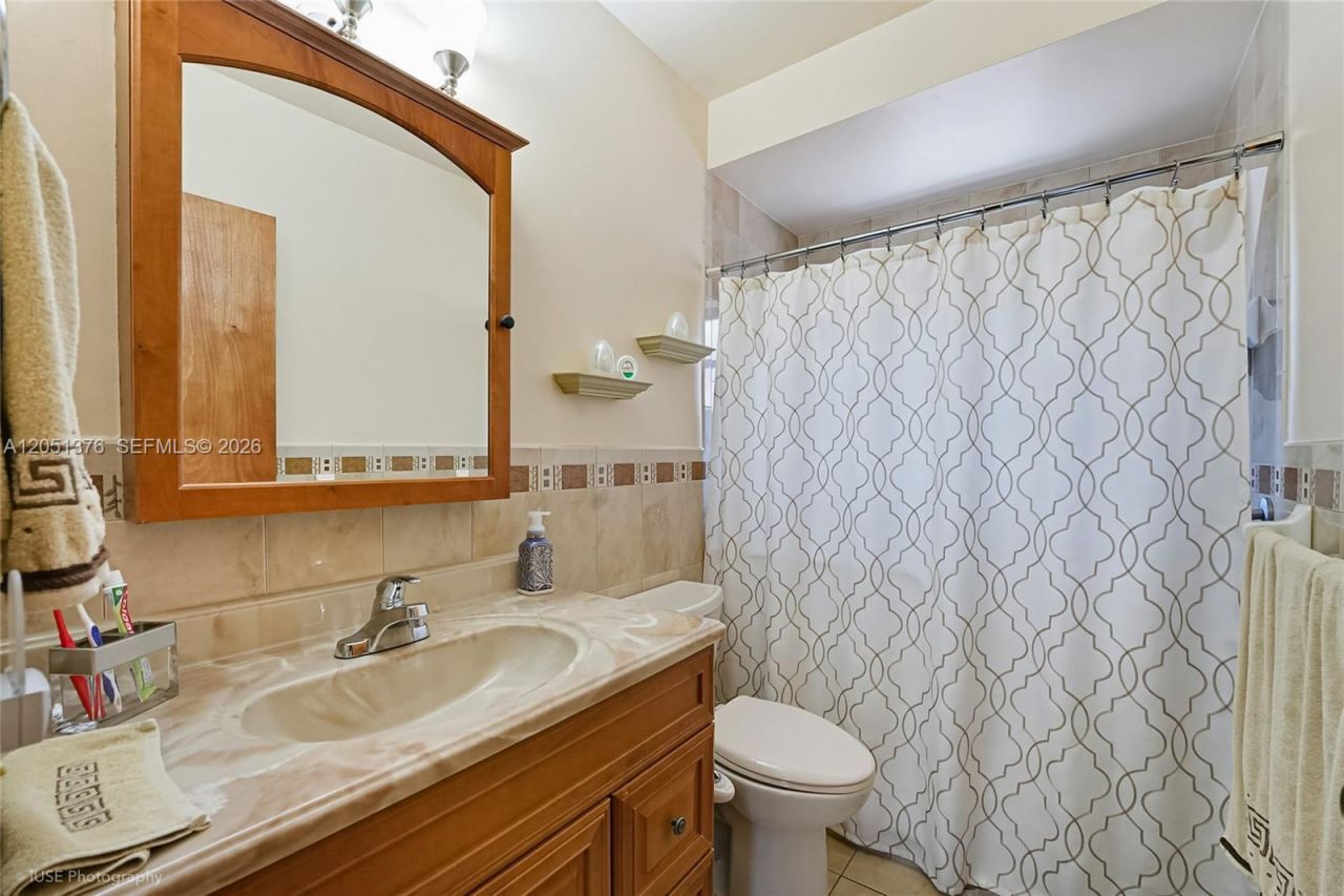 4001 W 10th Ct , Hialeah, FL 33012 Photo