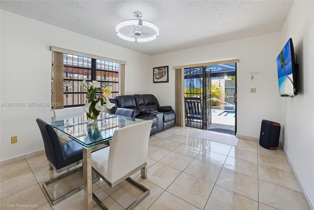 4001 W 10th Ct , Hialeah, FL 33012 Photo