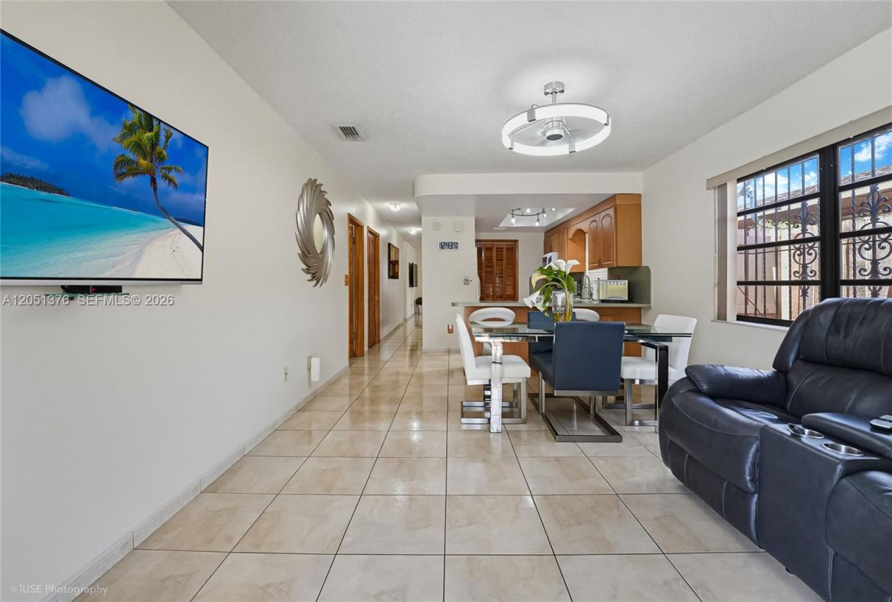 4001 W 10th Ct , Hialeah, FL 33012 Photo