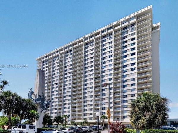 300 Bayview Dr , Unit 916, Sunny Isles Beach, FL 33160