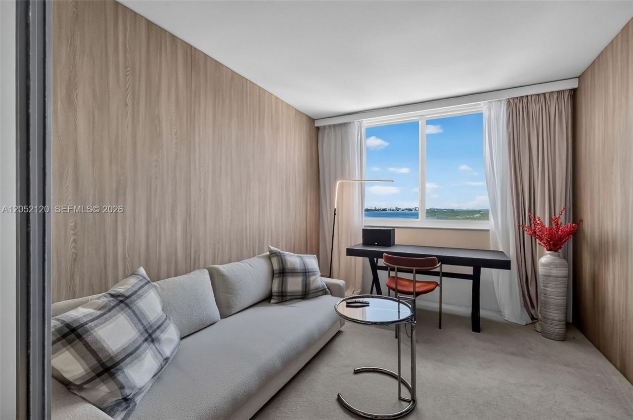300 Bayview Dr , Unit 916, Sunny Isles Beach, FL 33160 Photo