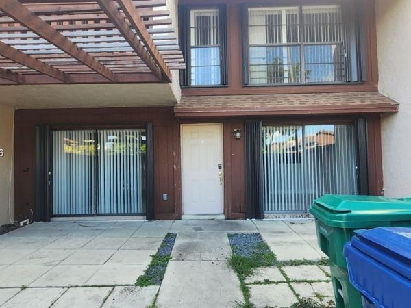 11500 SW 64th St, Unit F, Miami, FL 33173