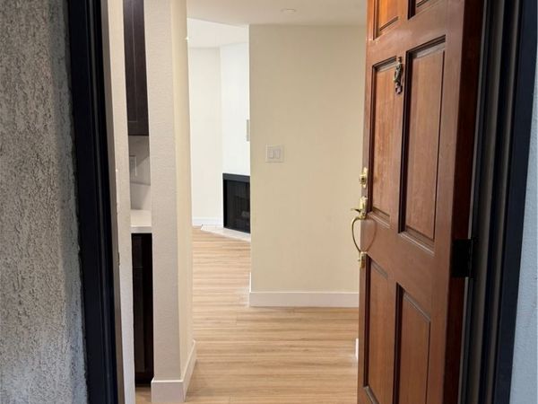 1207 N Columbus Avenue, Unit 102, Glendale, CA 91202