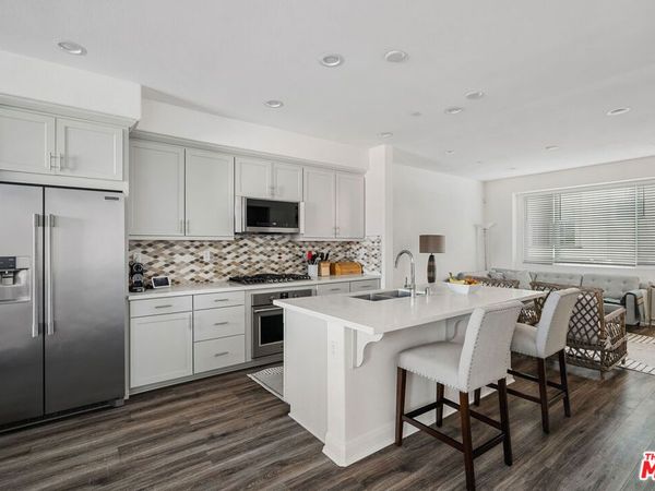 592 E Imperial Avenue, El Segundo, CA 90245