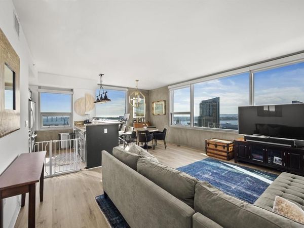 321 10th Ave., Unit 2208, San Diego, CA 92101