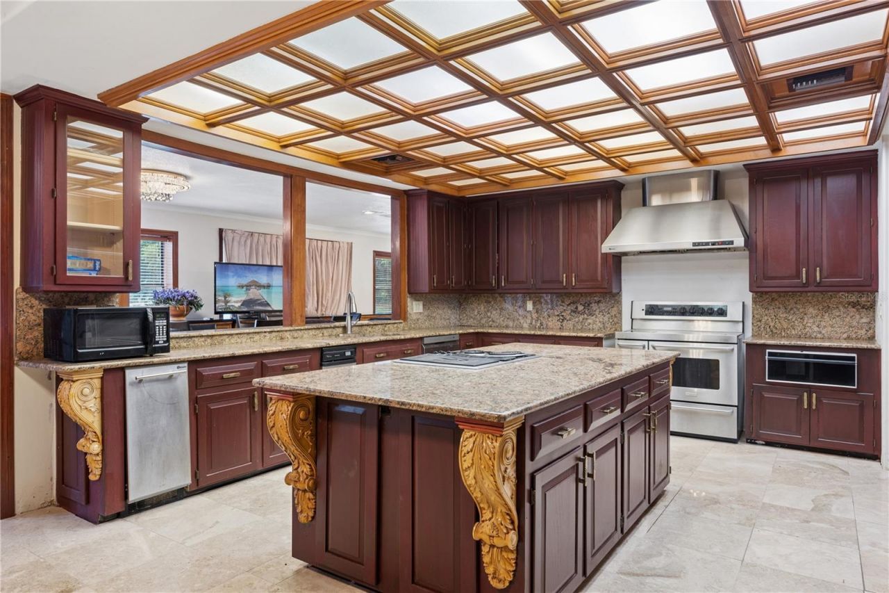 1041 Sweetwater Club Boulevard, Longwood, FL 32779 Photo