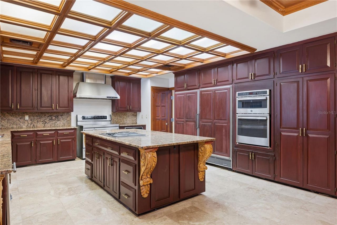 1041 Sweetwater Club Boulevard, Longwood, FL 32779 Photo