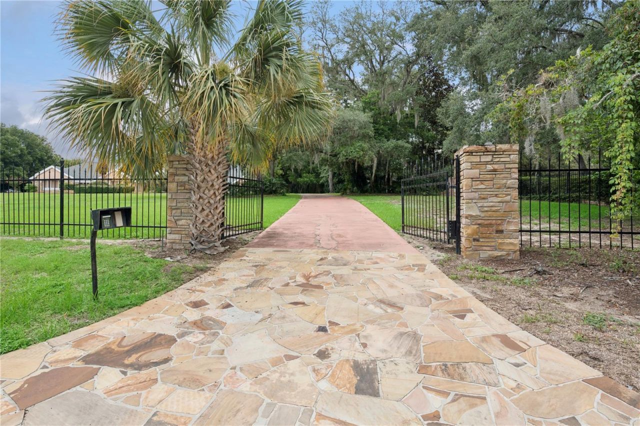 1041 Sweetwater Club Boulevard, Longwood, FL 32779 Photo