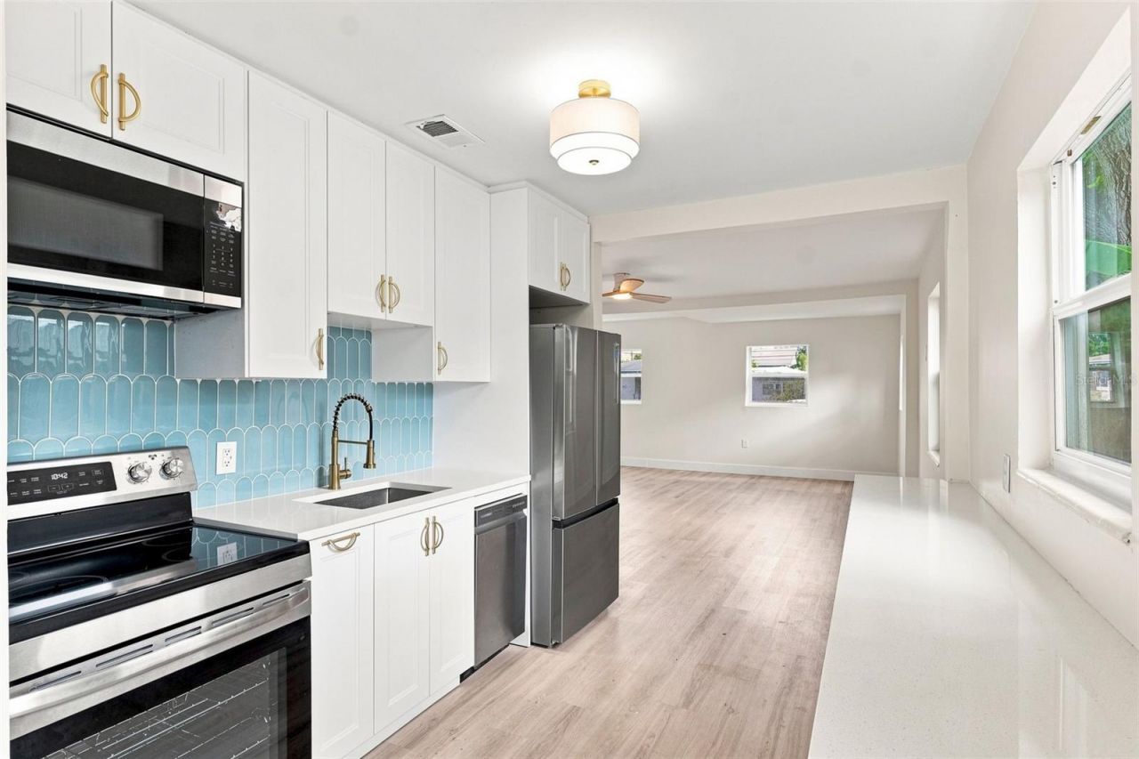 2960 Emerson Avenue S, Saint Petersburg, FL 33712 Photo