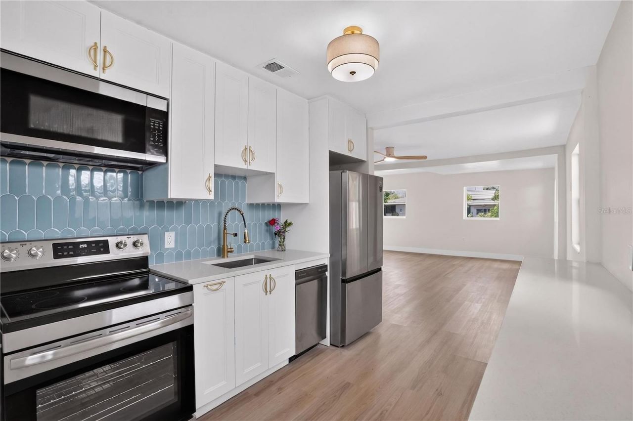 2960 Emerson Avenue S, Saint Petersburg, FL 33712 Photo