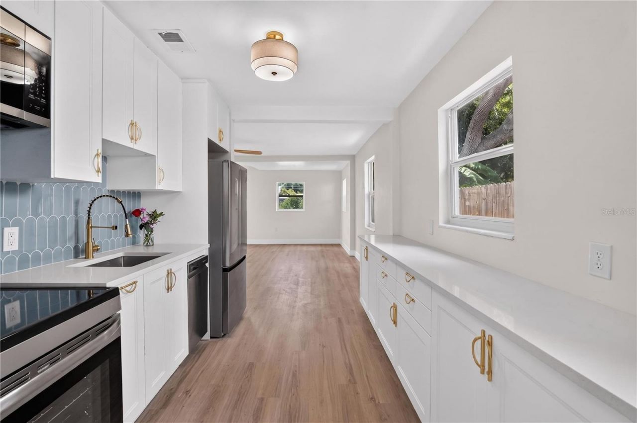 2960 Emerson Avenue S, Saint Petersburg, FL 33712 Photo
