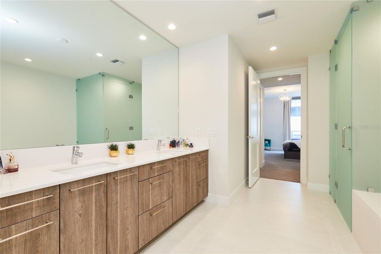 301 1st Street S, Unit 804, Saint Petersburg, FL 33701 Photo