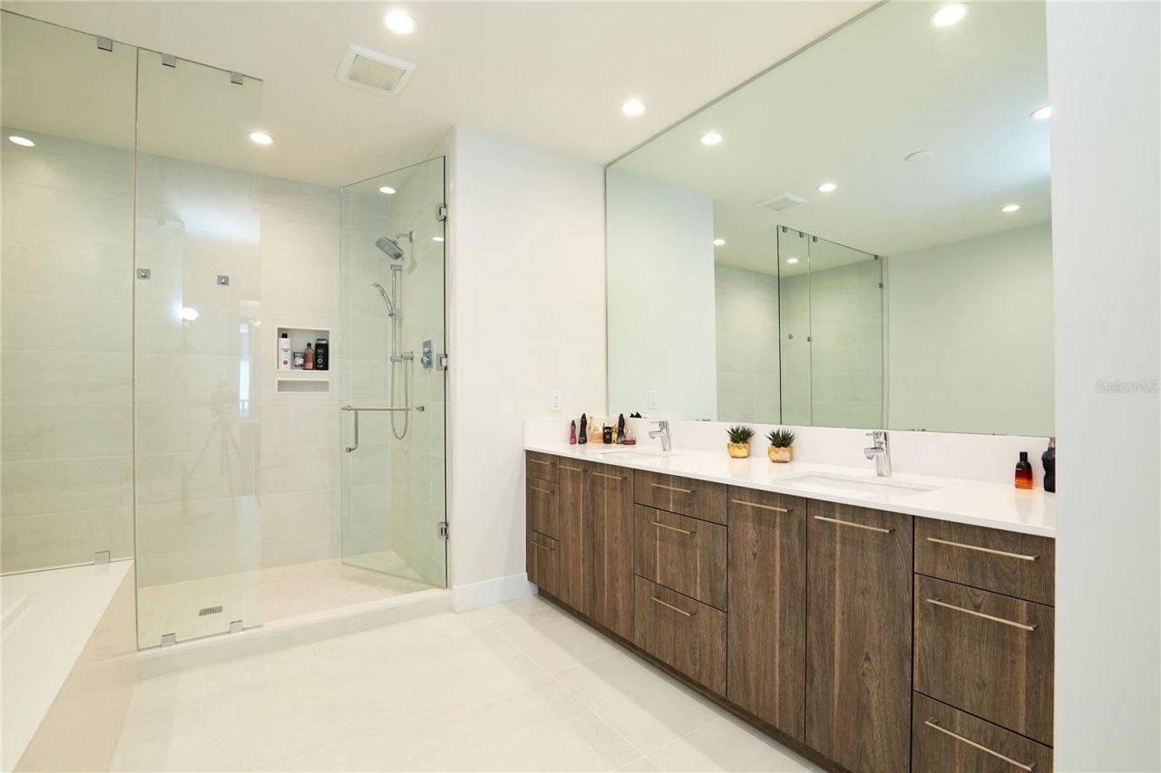 301 1st Street S, Unit 804, Saint Petersburg, FL 33701 Photo