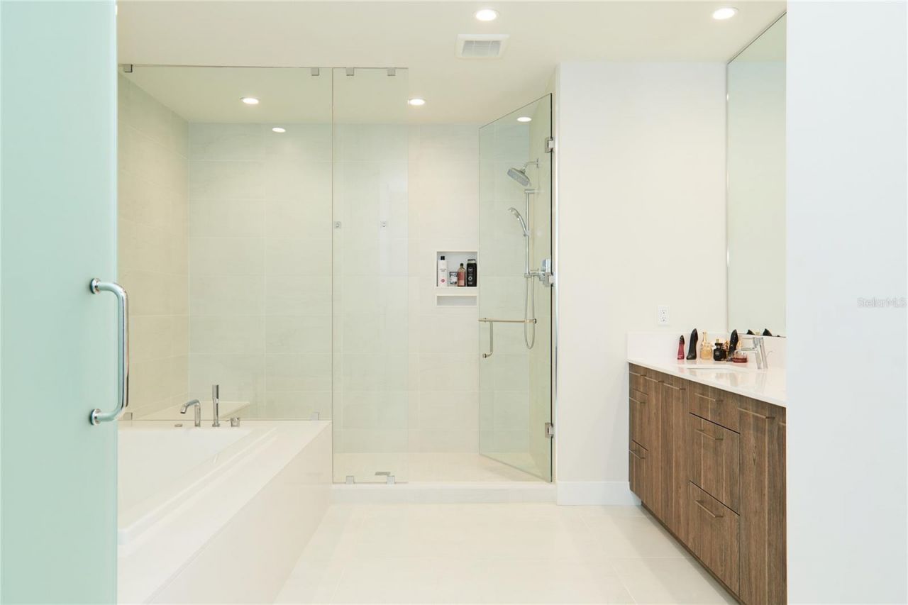 301 1st Street S, Unit 804, Saint Petersburg, FL 33701 Photo