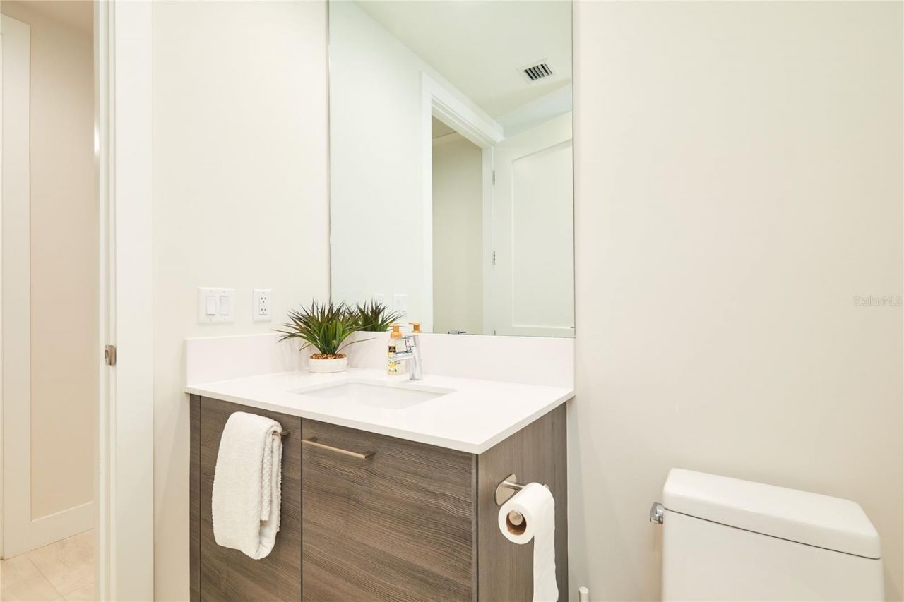 301 1st Street S, Unit 804, Saint Petersburg, FL 33701 Photo