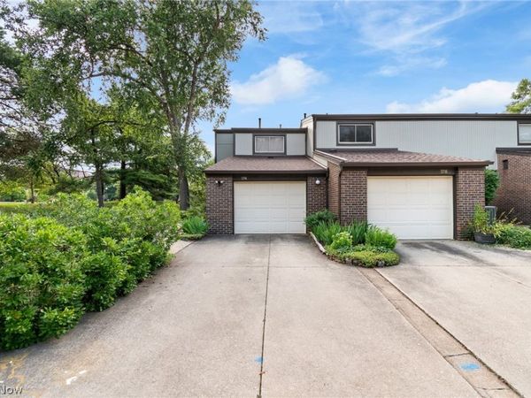 174 St. Clair Drive , Akron, OH 44307
