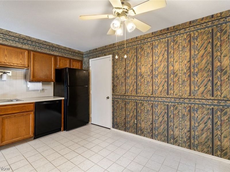 174 St. Clair Drive, Akron, OH 44307 Photo 10