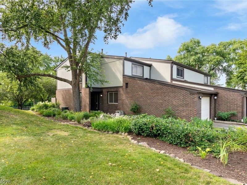 174 St. Clair Drive, Akron, OH 44307 Photo 3