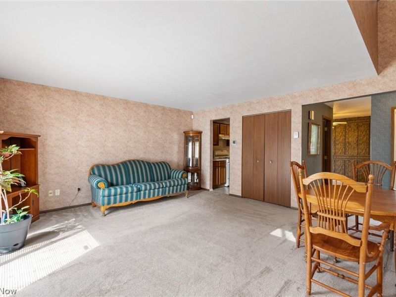 174 St. Clair Drive, Akron, OH 44307 Photo 8