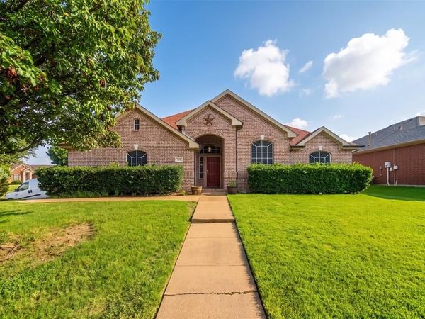 701 Boone Trail , Mansfield, TX 76063