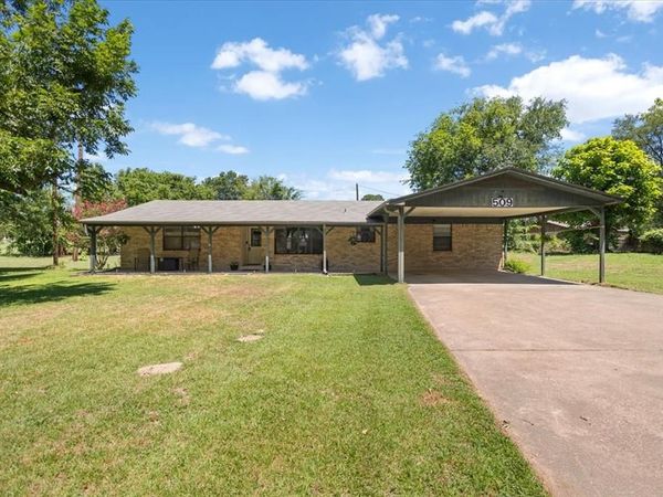 509 Penny Lane , Lindale, TX 75771