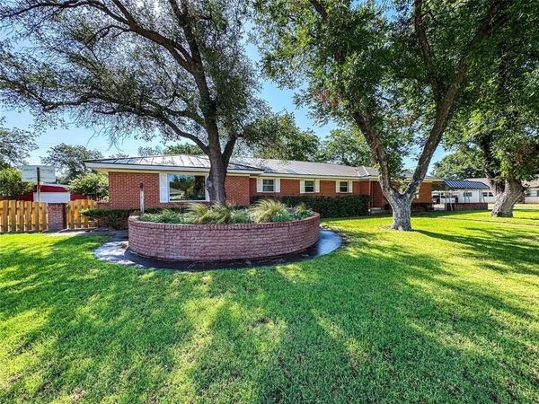 1102 N Avenue G, Haskell, TX 79521