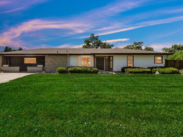 1213 River Drive, Munster, IN 46321