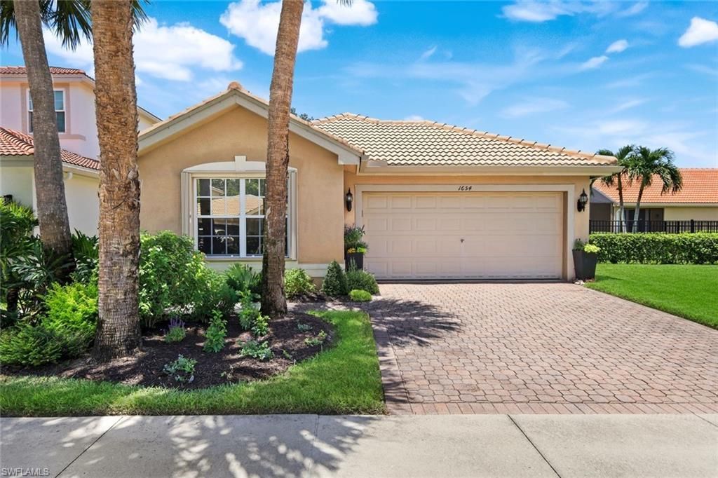 1654 Triangle Palm Ter, Naples, FL 34119 Photo