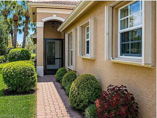 1654 Triangle Palm Ter, Naples, FL 34119 Photo
