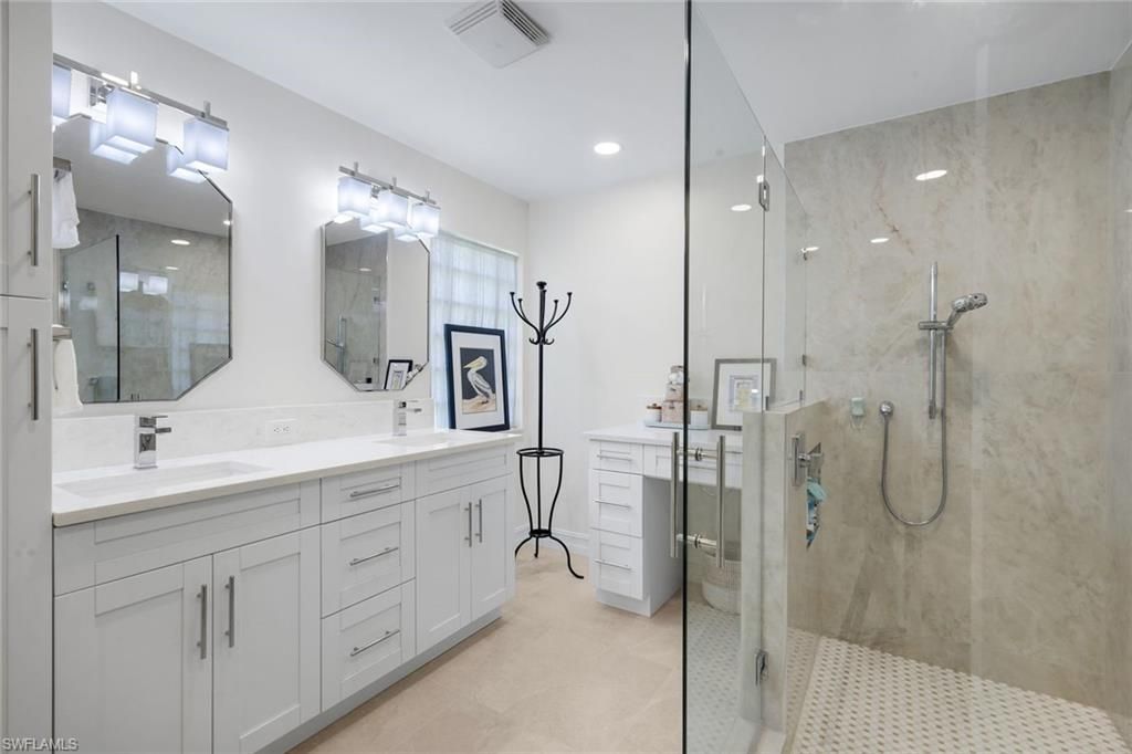 1654 Triangle Palm Ter, Naples, FL 34119 Photo