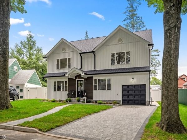 1676 Irene Ct, Teaneck, NJ 07666