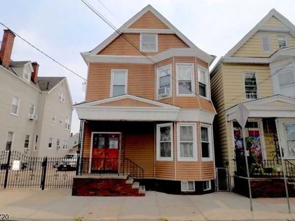 15 Darcy St, Newark, NJ 07105