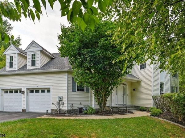 56 Liberty Ridge Rd, Bernards, NJ 07920