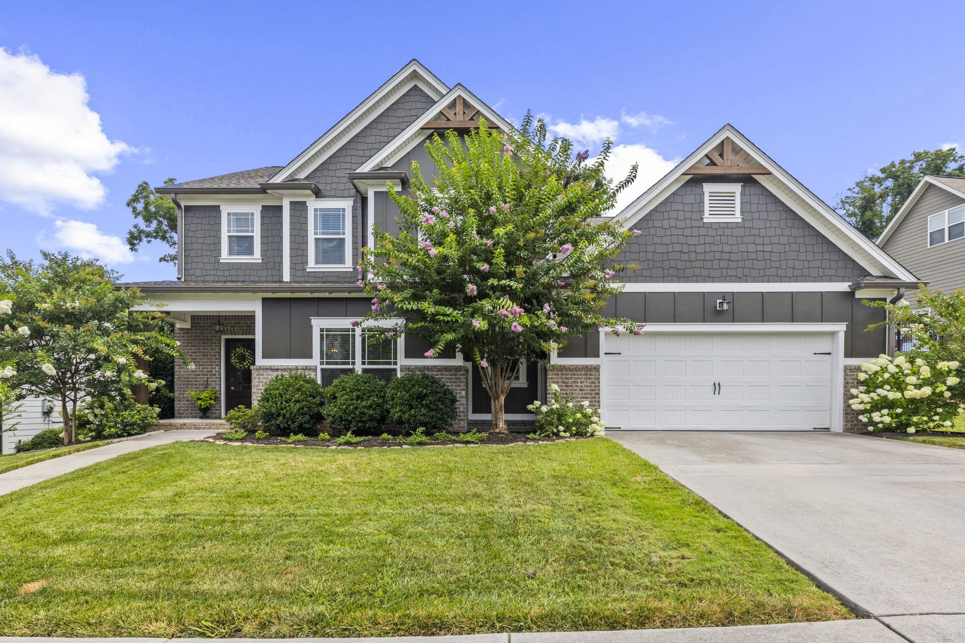 1221 Bridgeview Drive, Chattanooga, TN 37415 Main Photo