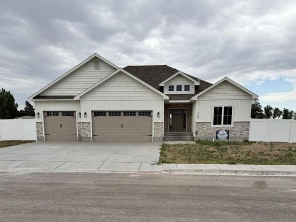 360 Meadow Walk Dr, SHELLEY, ID 83274