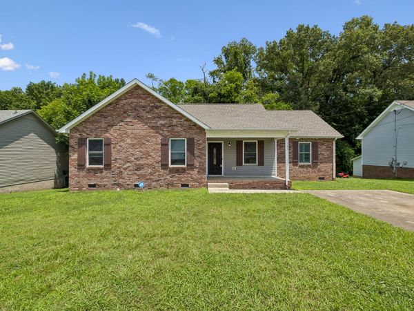 383 Brook Mead Dr, Clarksville, TN 37042