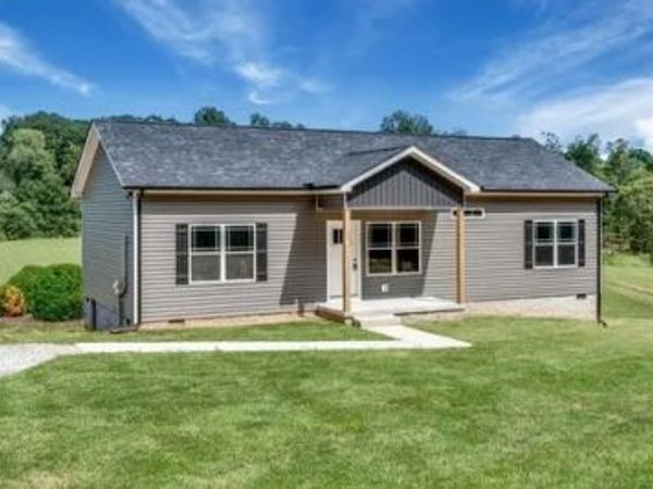 677 Steele Rd, Charlotte, TN 37036