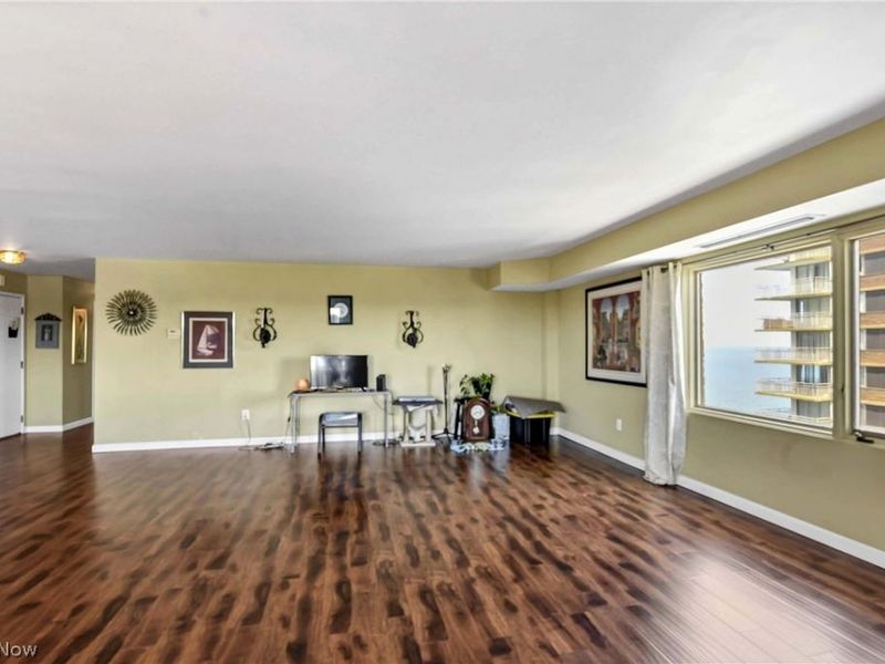 12500 Edgewater Drive, Unit 1201, Lakewood, OH 44107 Photo 11