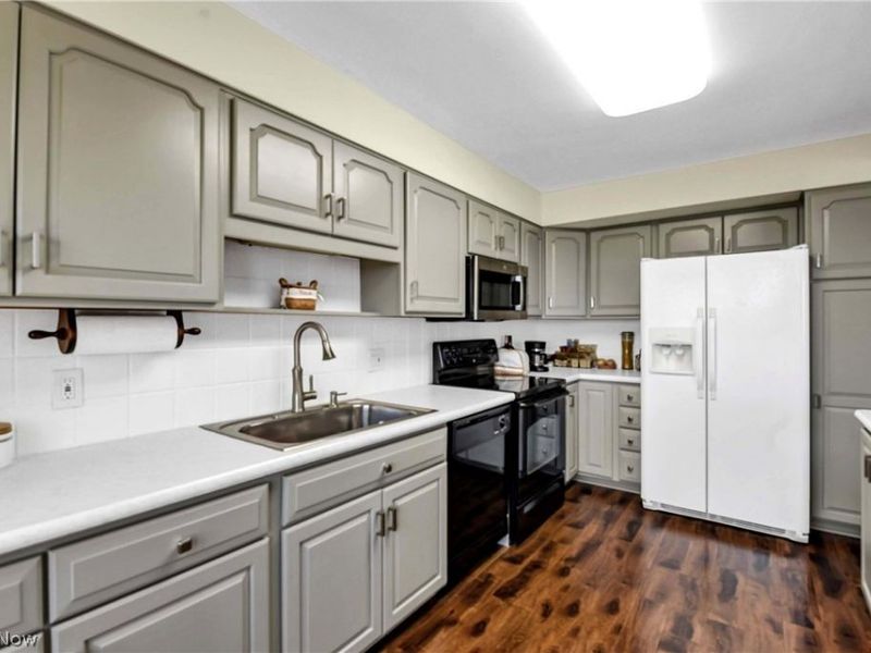 12500 Edgewater Drive, Unit 1201, Lakewood, OH 44107 Photo 14