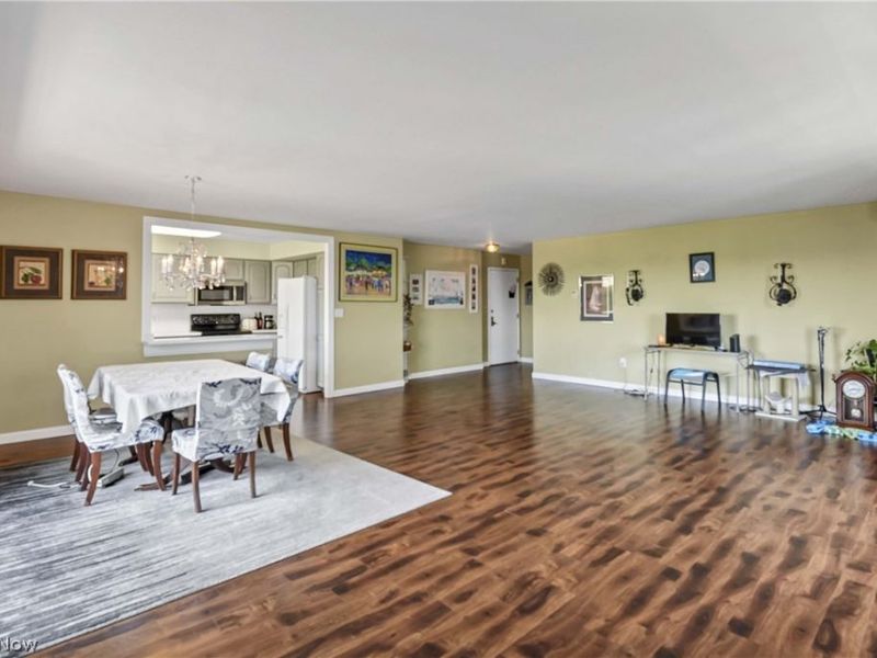 12500 Edgewater Drive, Unit 1201, Lakewood, OH 44107 Photo 8