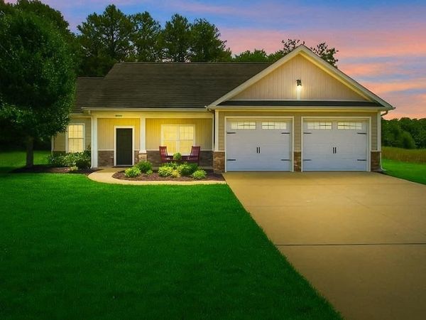 2100 Waterford Pointe Road , Lexington, NC 27292