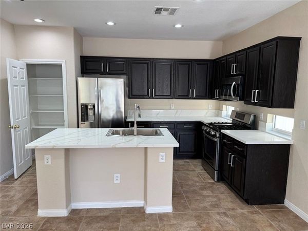6197 Glimmering Light Avenue, Las Vegas, NV 89139