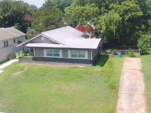 207 S 8th Street, Okemah, OK 74859